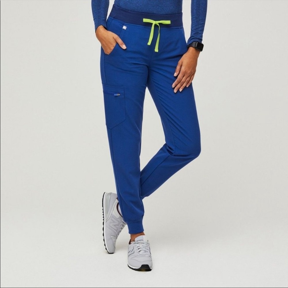 Figs women's Electric Blue Zamora™ - Petite Jogger Scrub Pants